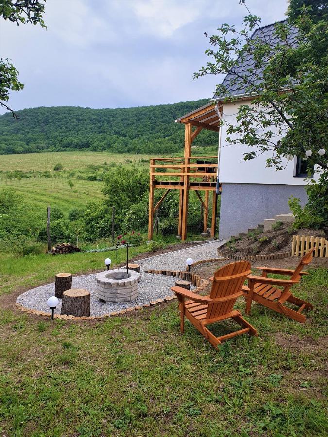 Eged Lodge Eger Bagian luar foto